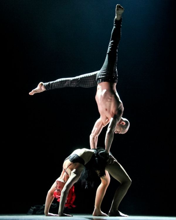 Julie Nelson and Rudi Maccagi of Rock of Ages Photo