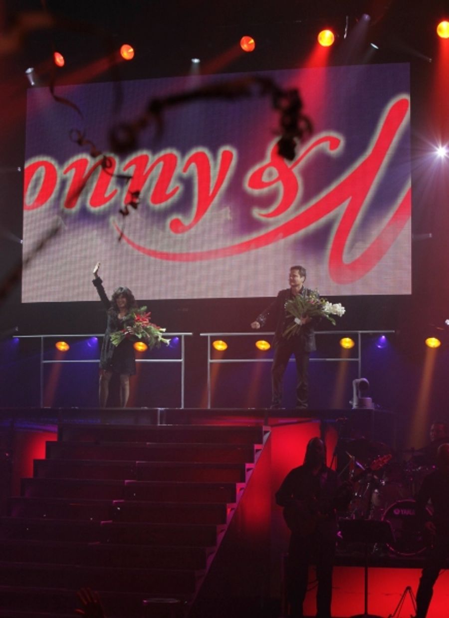 Photo Coverage: DONNY & MARIE Open on Broadway Image