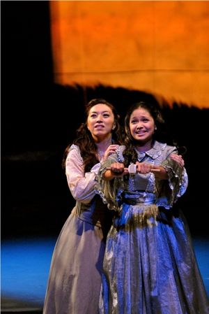 Caisa Borromeo, Cara Barredo Photo