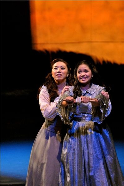 Caisa Borromeo, Cara Barredo Photo