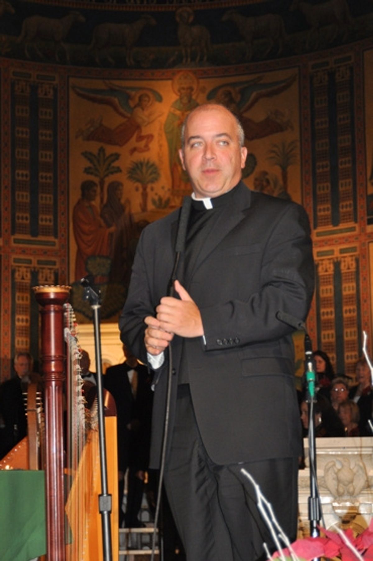 Rev. Monsignor Thomas M. Coogan welcomes everyone to St. Patrick's Church in Bay Shore, NY at Tenor Karl Scully In Concert in the New York Area