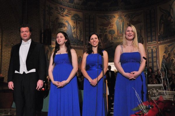 Karl Scully and members of The Harps of Tara-Alice Smyth, Deirdre Ryan and Mary Jeaan Photo