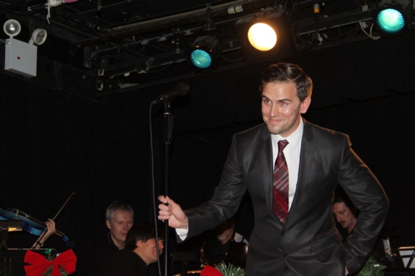 Photo Coverage: Daniel Reichard - A Christmas Concert  Image