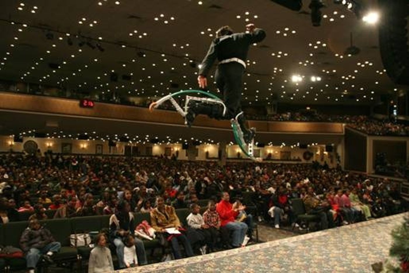 Photo Coverage: BP Markowitz Welcomes 3,000 Kids to Receive Free Toys at Holiday Celebration  Image