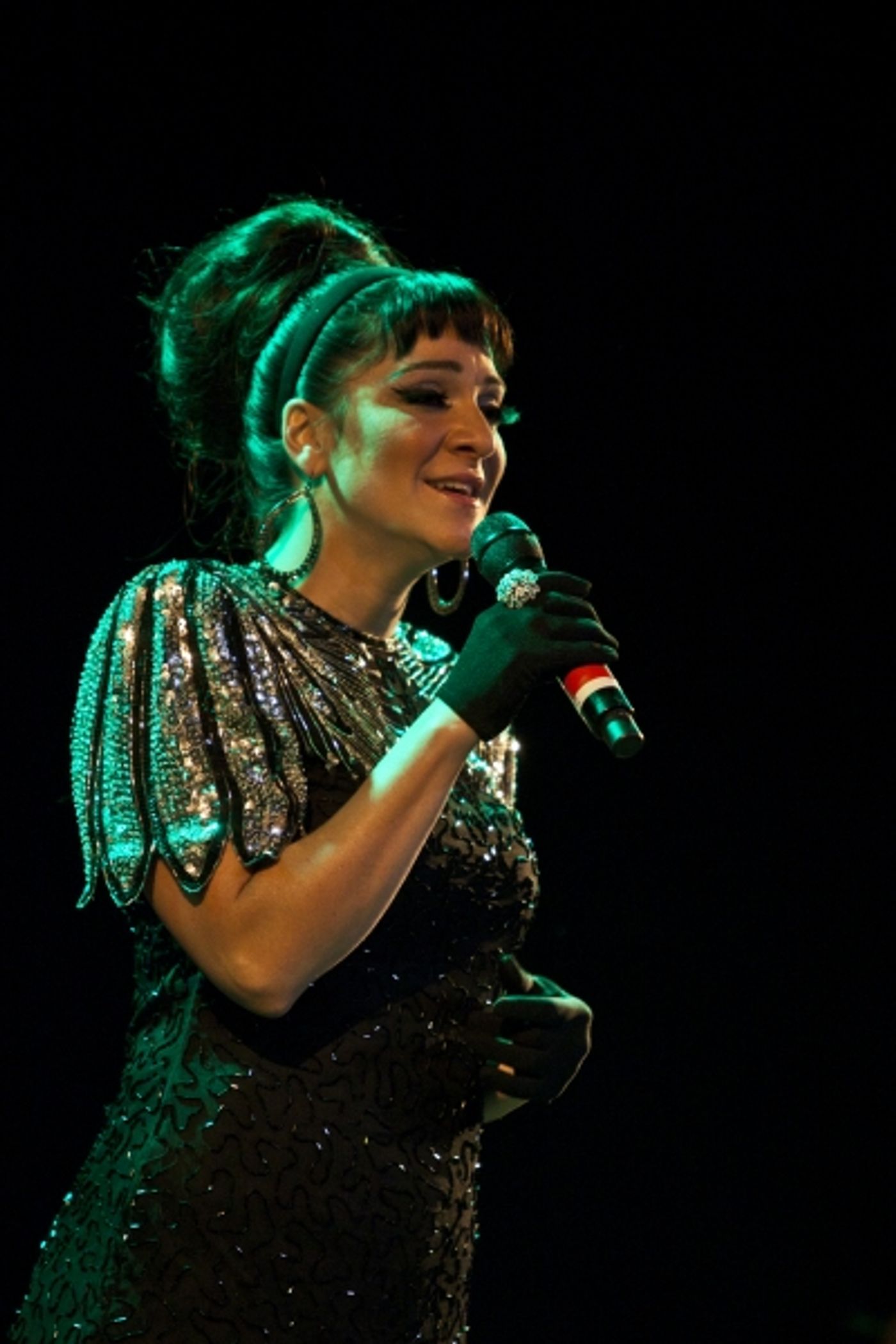 Photo Coverage: Shoshana Bean Plays Le Poison Rouge  Image