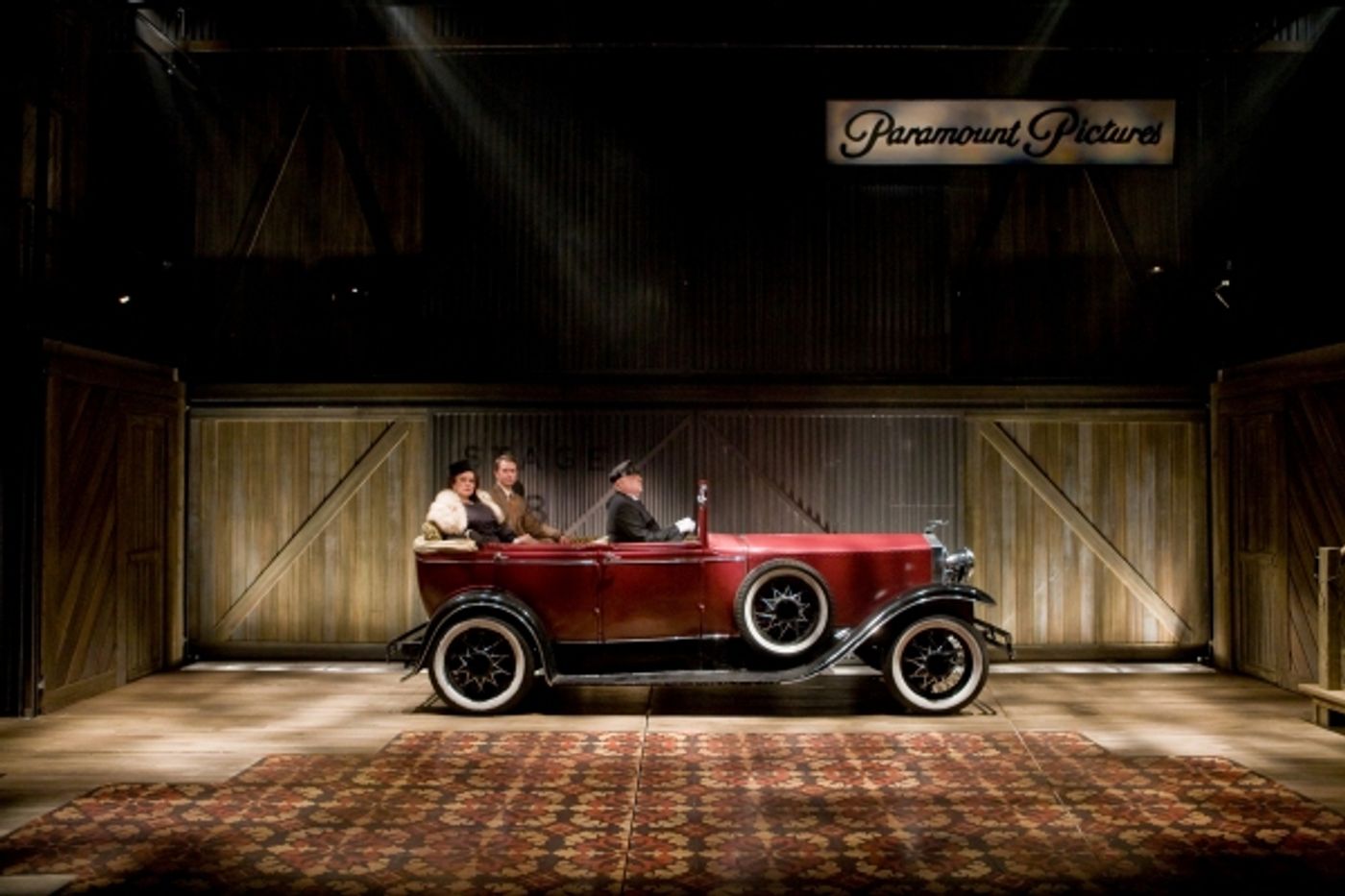 Photo Flash: Signature Theatre's SUNSET BLVD.  Image
