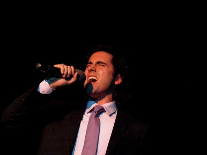 Photo Flash: John Lloyd Young Performs At Actors Fund Benefit — photo 1 of 10