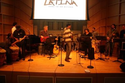 The Jazz Afro Master William Cepeda honors R.Evolucion Latina with an authentic piece Photo