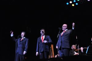 Finbar Wright, Anthony Kearns and Ronan Tynan Photo