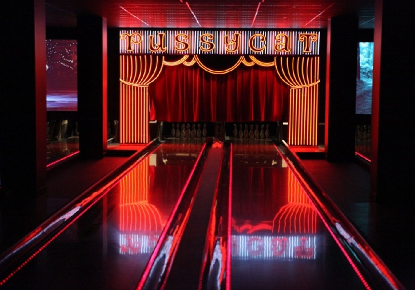 Photo Coverage: LOMBARDI Celebrates the Holidays and the Packers at Bowlmor Lanes Photo Coverage: LOMBARDI Celebrates the Holidays and the Packers at Bowlmor Lanes Image