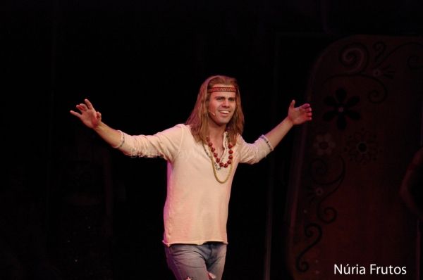 Joan Vazquez canta 'SÃ© vivir' Photo