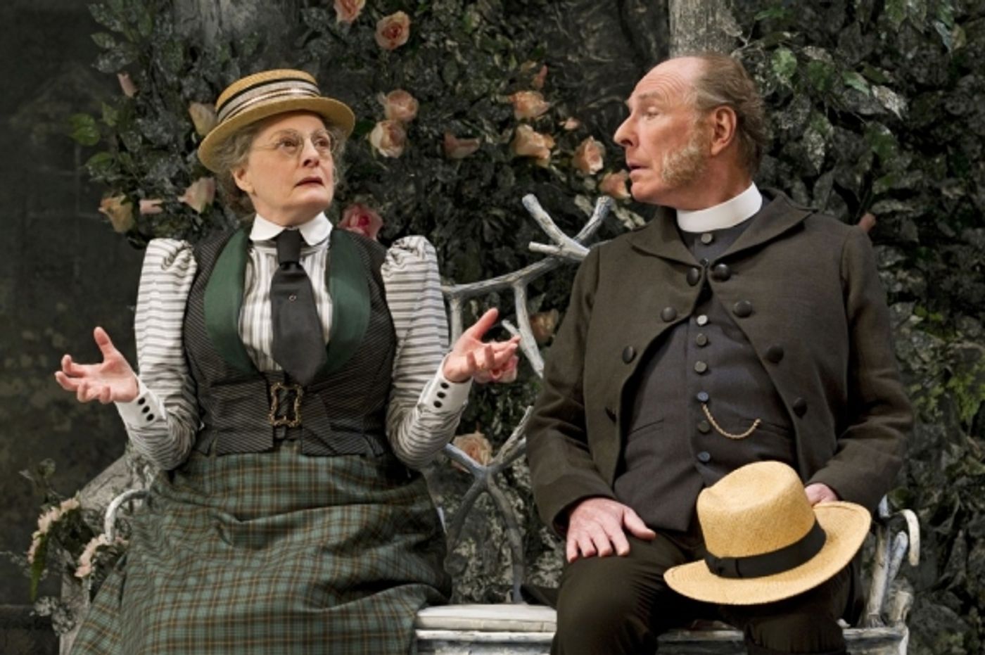 Photo Flash: Roundabout's THE IMPORTANCE OF BEING EARNEST  Image