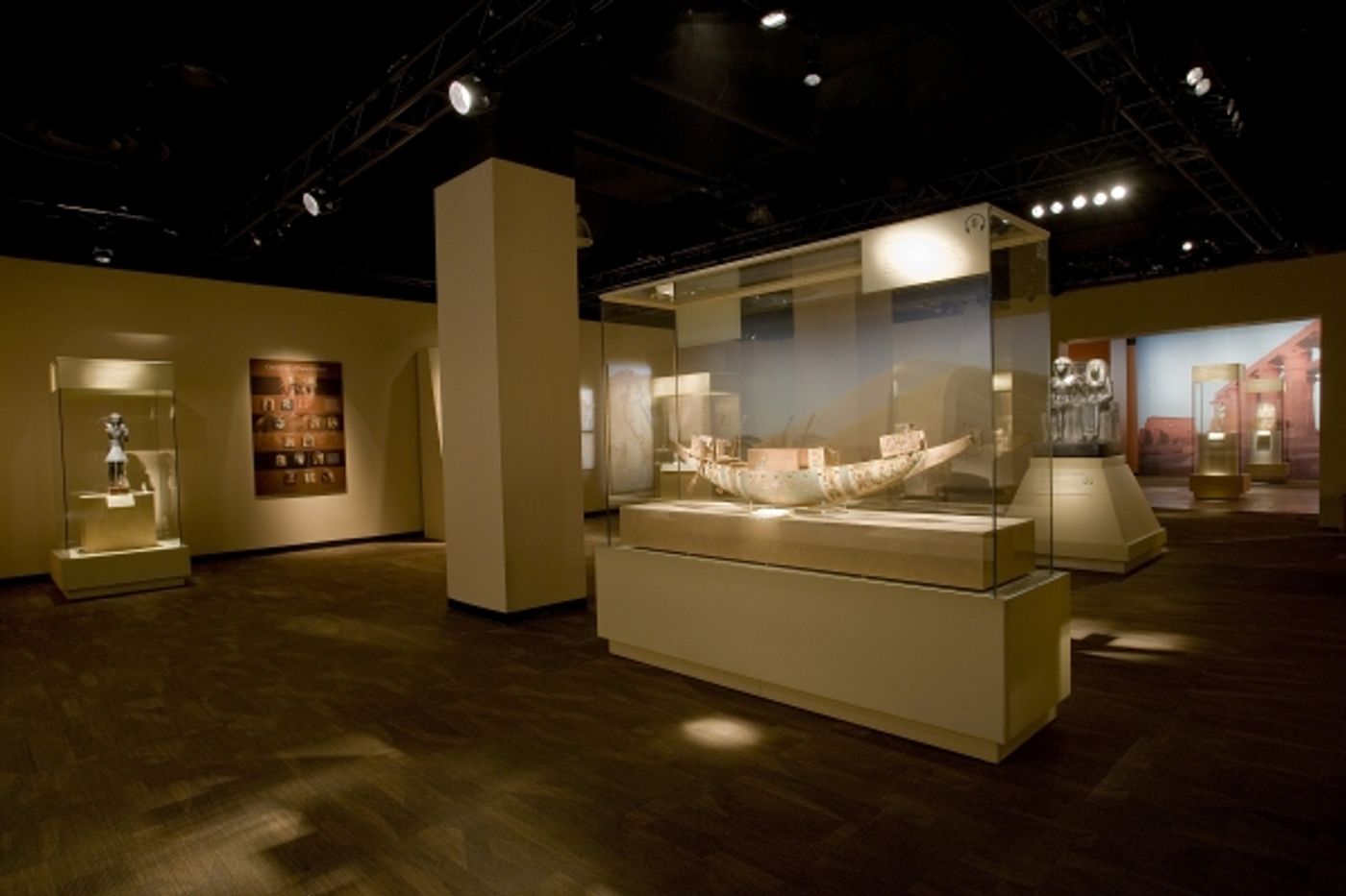 Photo Flash: King Tut Times Square Exhibition  Image