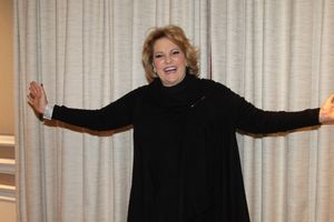 Lorna Luft Photo
