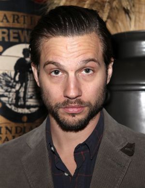 Logan Marshall-Green Photo
