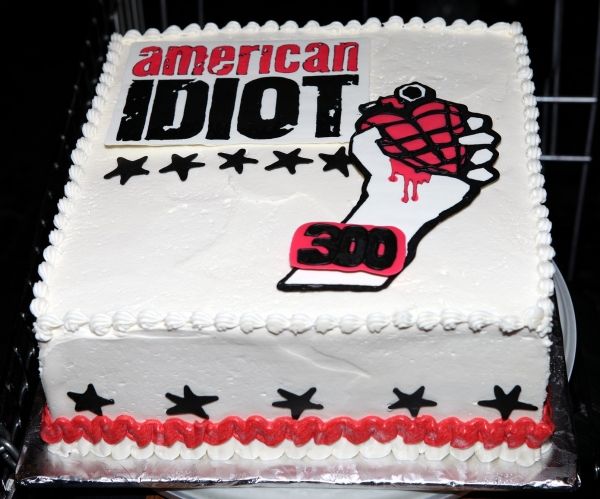 Photos: AMERICAN IDIOT Celebrates 300 Shows! — photo 2 of 38