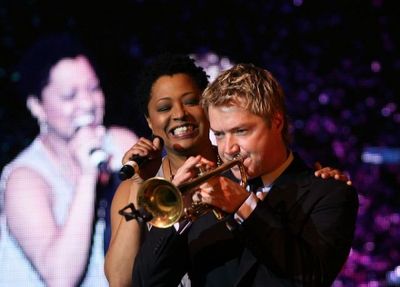  Lisa Fischer (L) and Grammy award winning performer Chris Botti  Photo
