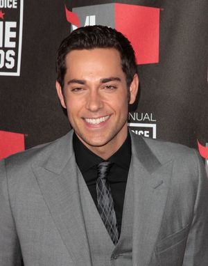 Zachary Levi Photo