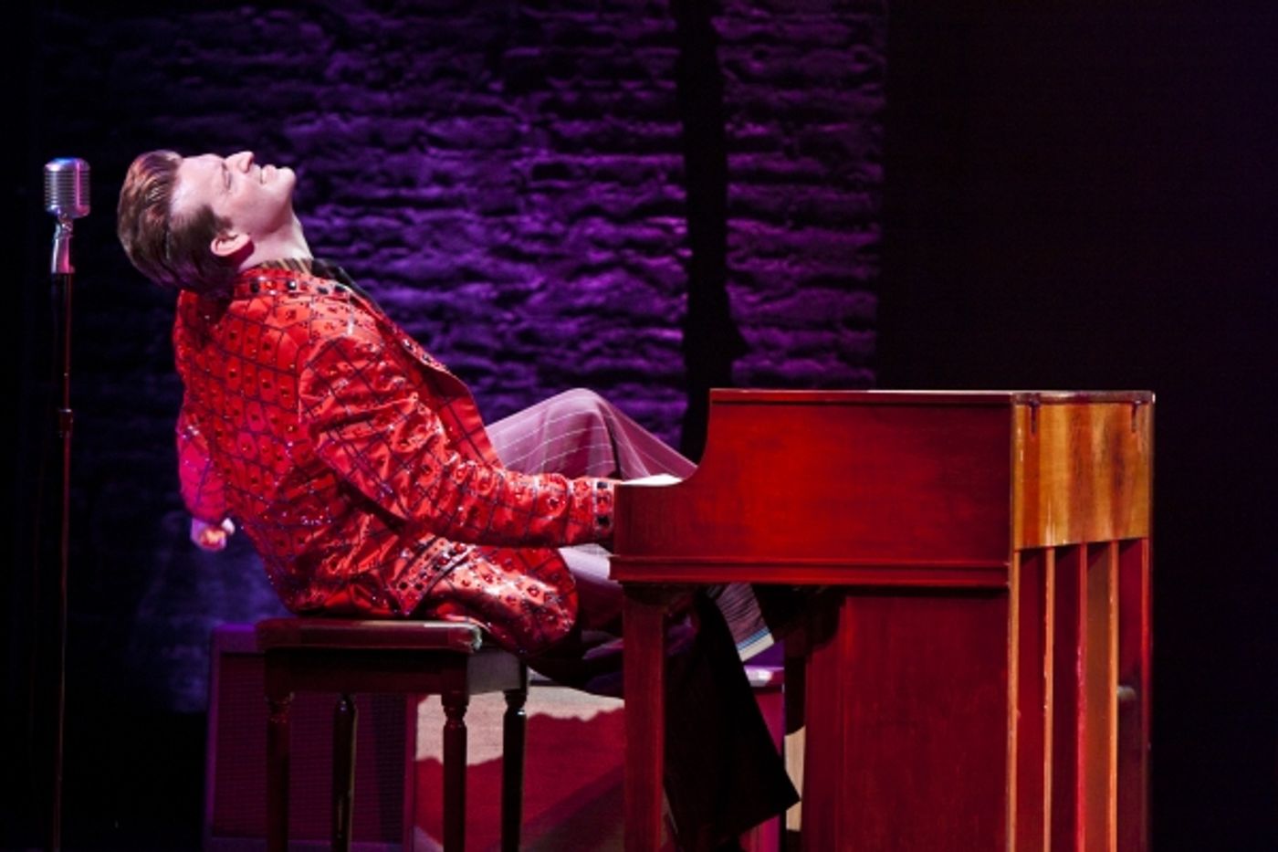 Photo Coverage: Kathie Lee Gifford Visits MILLION DOLLAR QUARTET  Image