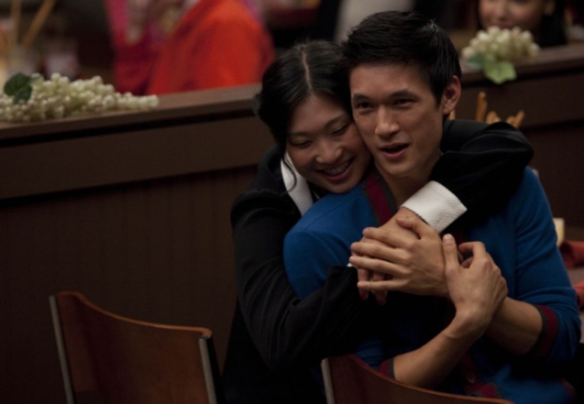 GLEE: Tina (Jenna Ushkowitz, L) and Mike (Harry Shum Jr., R) share a moment in the  at 