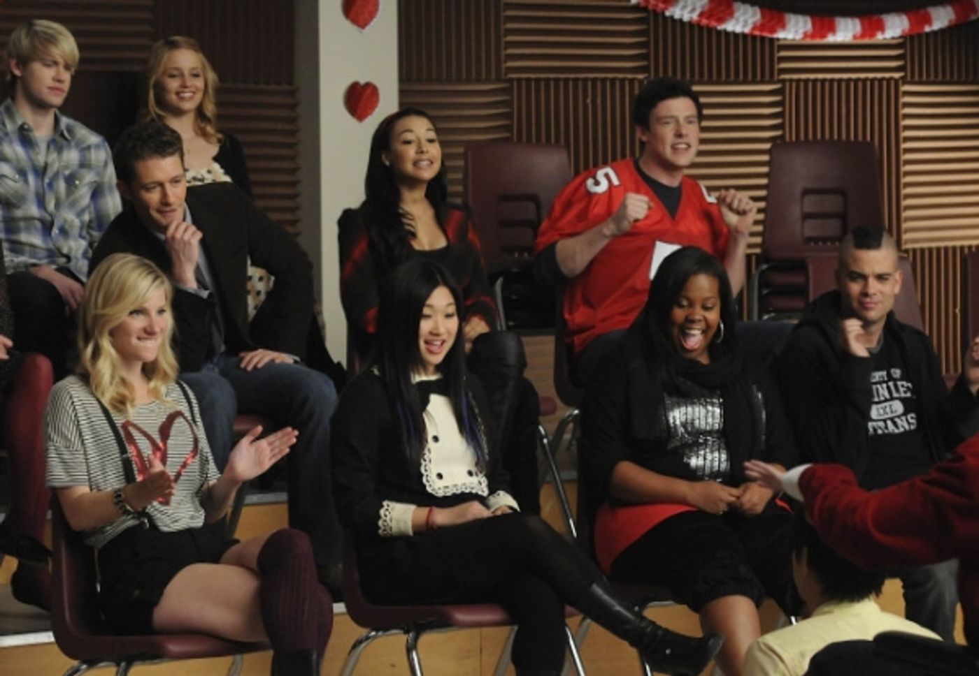 Photo Flash: First Look at GLEE's February 8 Valentine's Day Episode Photo Flash: First Look at GLEE's February 8 Valentine's Day Episode Image