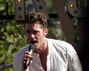 Matthew Morrison Photo