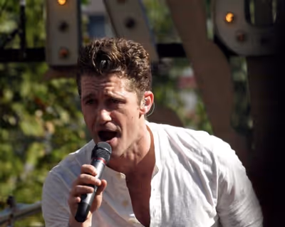 Matthew Morrison Photo