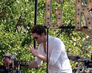 Matthew Morrison Photo