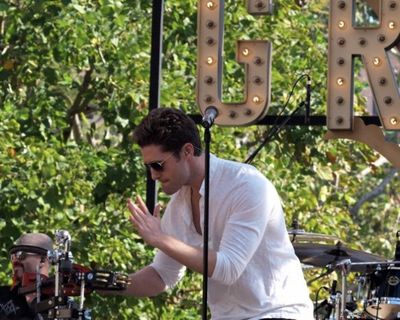 Matthew Morrison Photo