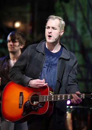 Declan Bennett & the Broadway Cast Of AMERICAN IDIOT @ BroadwayWorld Declan Bennett & the Broadway Cast Of AMERICAN IDIOT Photo