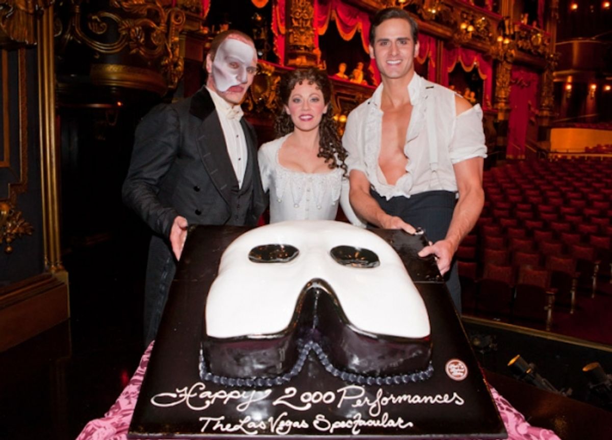 Anthony Crivello and the cast of PHANTOM celebrate 2,000 performances in Las Vegas at 