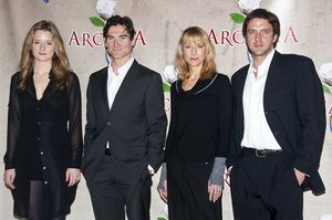 Grace Gummer, Billy Crudup, Lia Williams & Raul Esparza Photo
