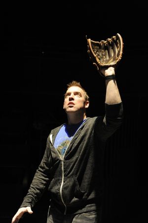 Ian Merrill Peakes as Gary Zipnik Photo