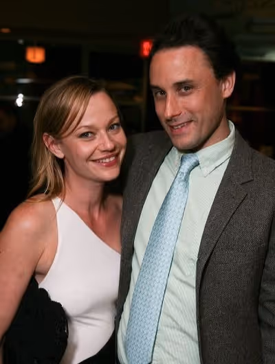 Samantha Mathis (L) and Greg Keller  Photo