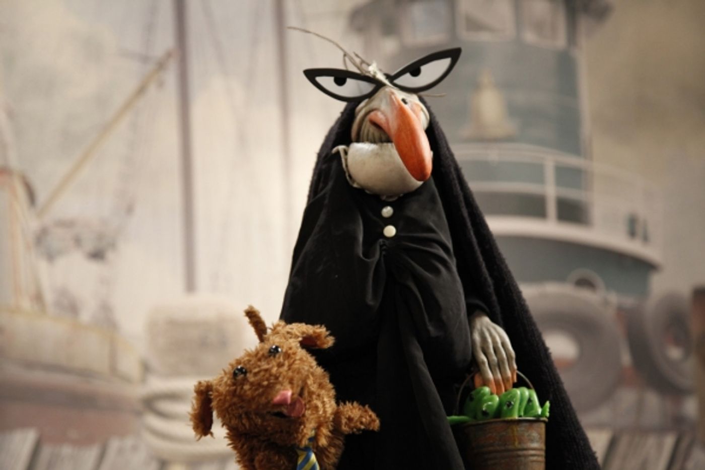 Photo Flash: Behind the Scenes of Puppet Heap's 'I Knew an Old Lady'  Image