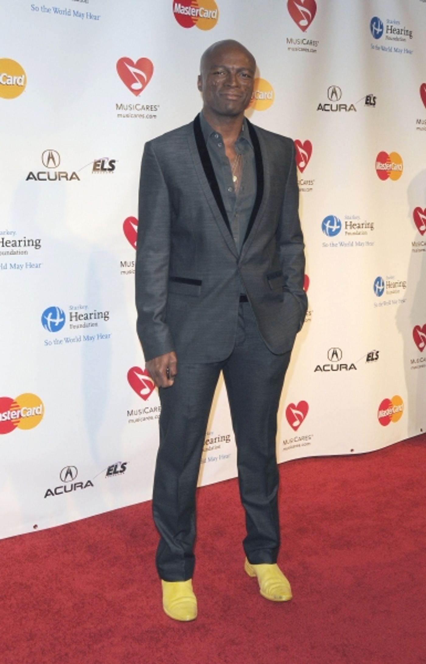 Photo Coverage: Barbra Streisand MusiCares Starry Red Carpet!  Image