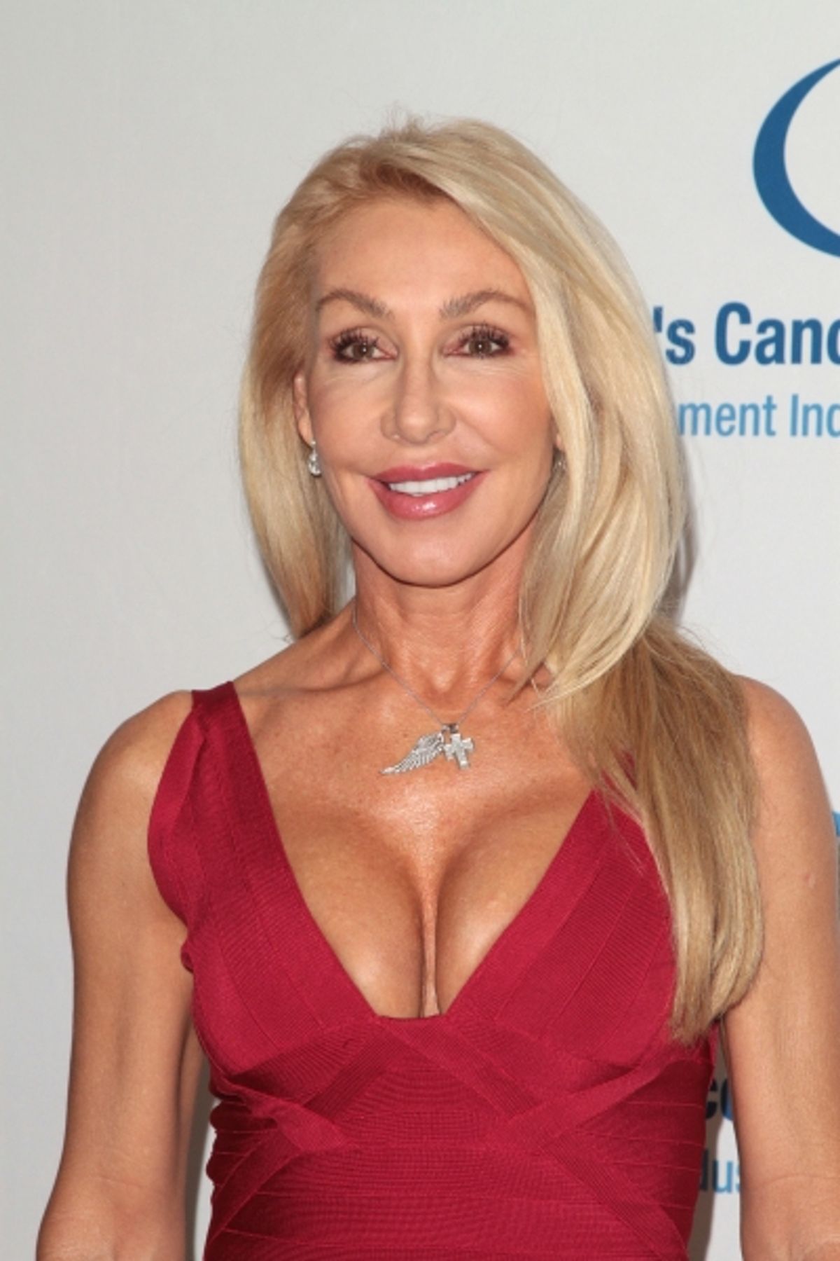 Linda Thompson in attendance; An Unforgettable Evening Benefitting EIF's Women's Cancer Research at 