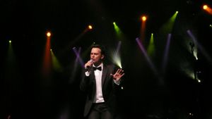 Cheyenne Jackson performing on Atlantis-The Way We Play 20th Anniversary Cruise on the Royal Caribbean Allure Of The Seas @ BroadwayWorld Cheyenne Jackson performing on Atlantis-The Way We Play 20th Anniversary Cruise on th Photo