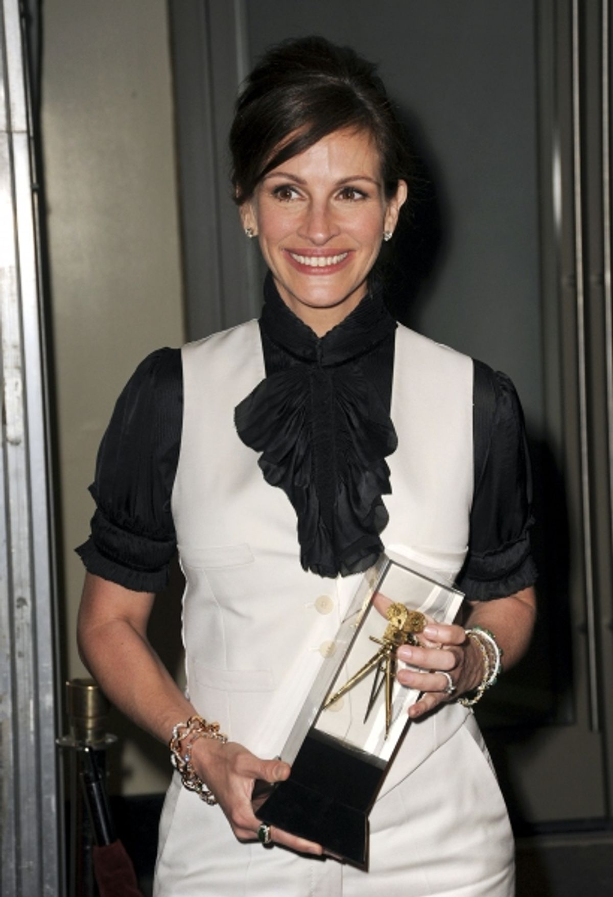 Julia Roberts at the American Society of Cinematographers 25th Annual Outstanding Achievement Awards at the Grand Ballroom at Hollywood and Highland in Hollywood, California on February 13, 2011  Ã‚Â© RD / Kenney / Retna Digital at 