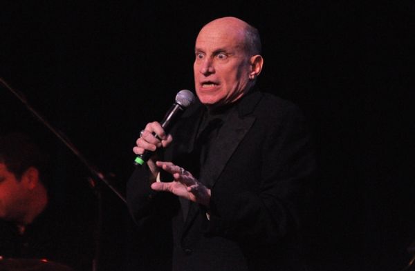 Stephen Mo Hanan Photo