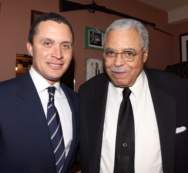 Former Tennessee Congressman Harold Ford, Jr. visits James Earl Jones backstage befor Photo