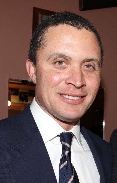 Former Tennessee Congressman Harold Ford, Jr. visits James Earl Jones backstage befor Photo