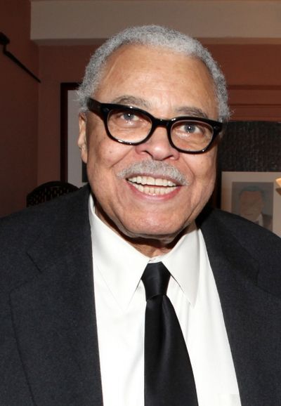 Former Tennessee Congressman Harold Ford, Jr. visit James Earl Jones backstage before Photo