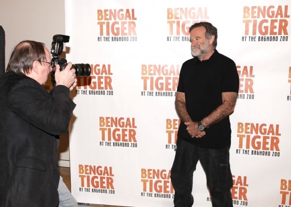 Daily News Photographer Richard Corkery & Robin Williams attends the 'Bengal Tiger… Photo