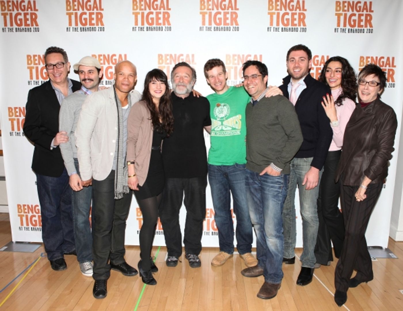 Photo Coverage: Robin Williams & BENGAL TIGER AT THE BAGHDAD ZOO Meet the Press!  Image