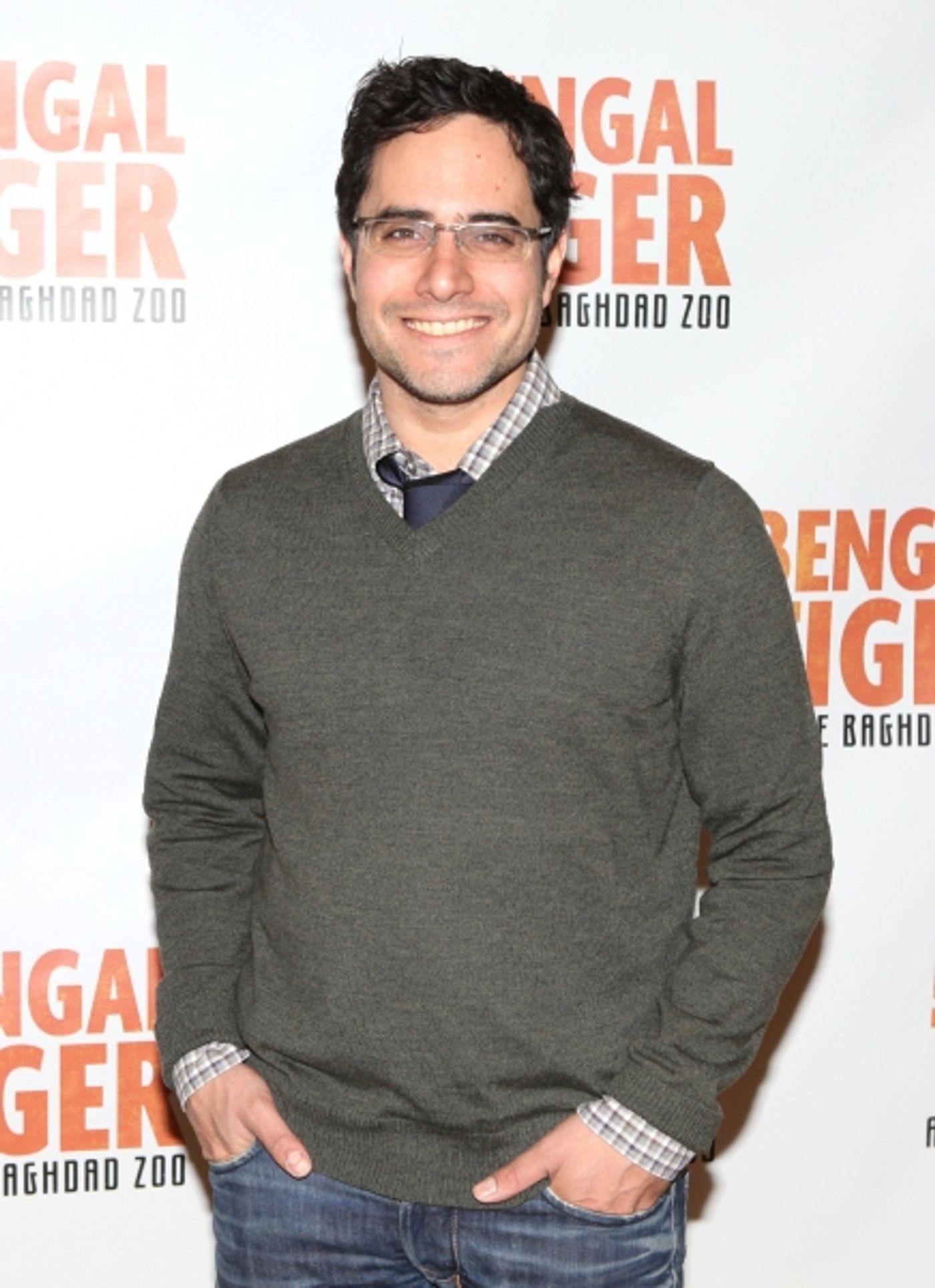 Photo Coverage: Robin Williams & BENGAL TIGER AT THE BAGHDAD ZOO Meet the Press!  Image