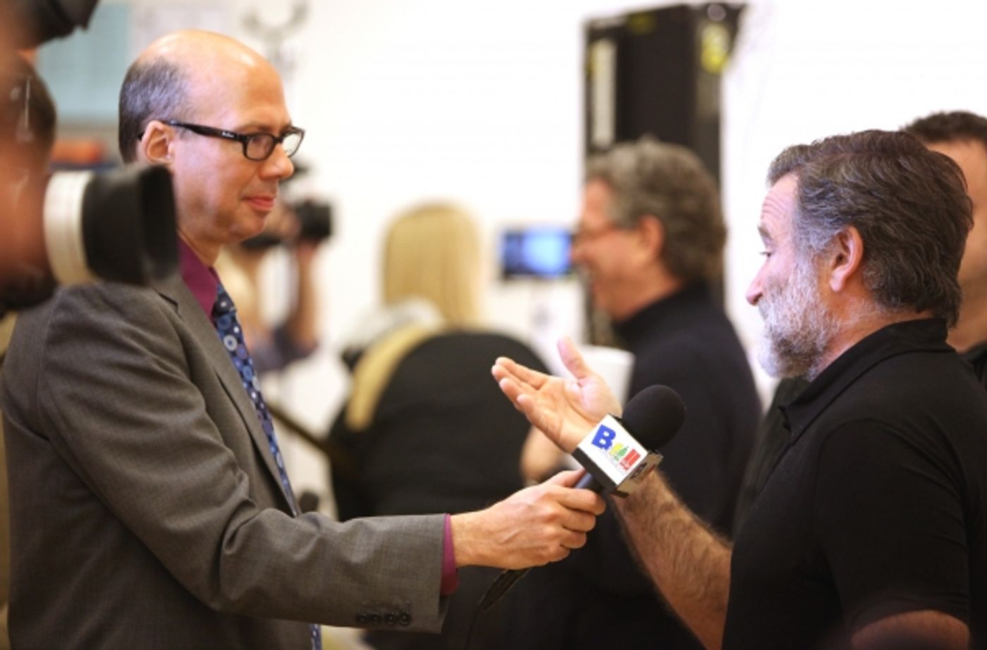 Photo Coverage: Robin Williams & BENGAL TIGER AT THE BAGHDAD ZOO Meet the Press!  Image