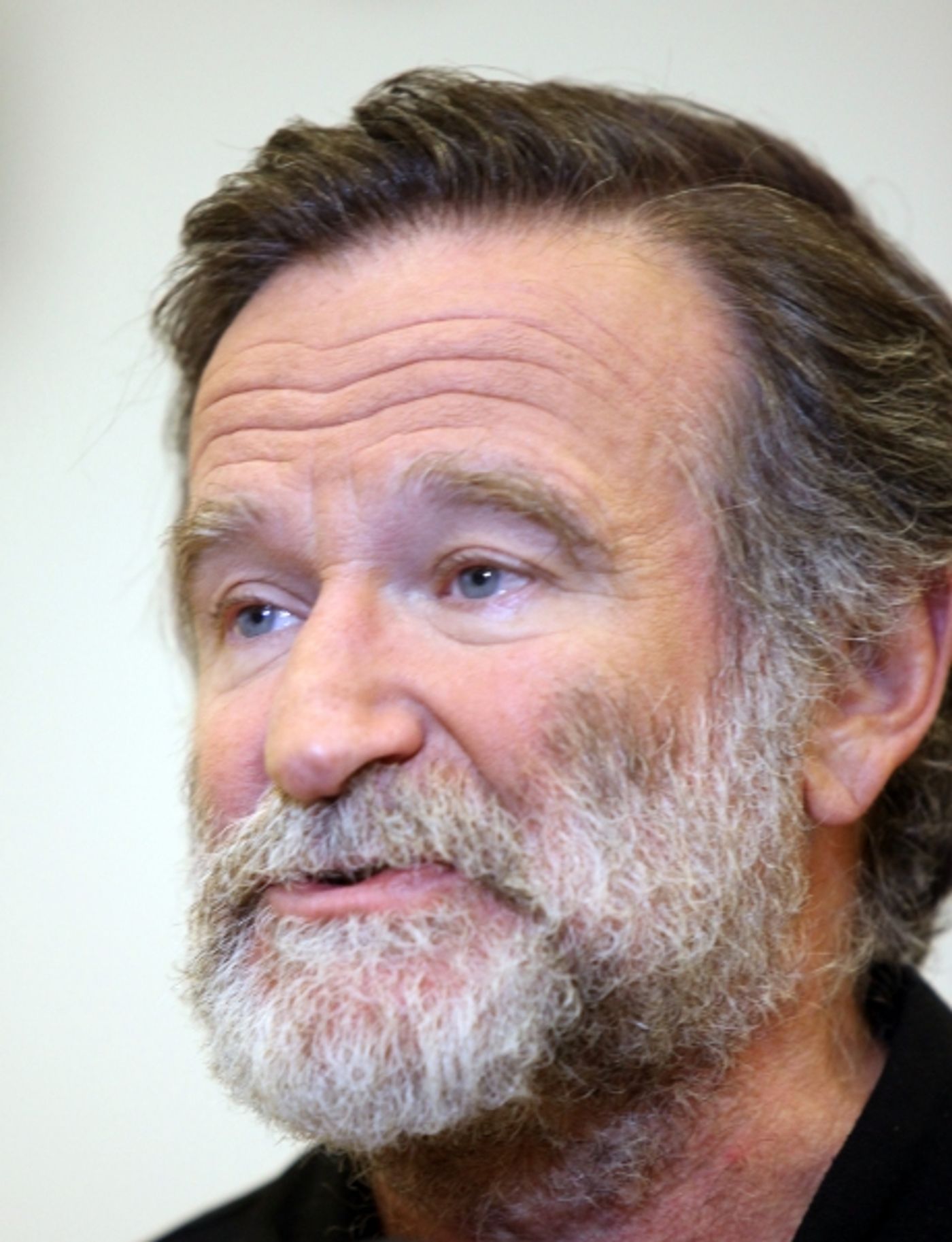 Photo Coverage: Robin Williams & BENGAL TIGER AT THE BAGHDAD ZOO Meet the Press!  Image