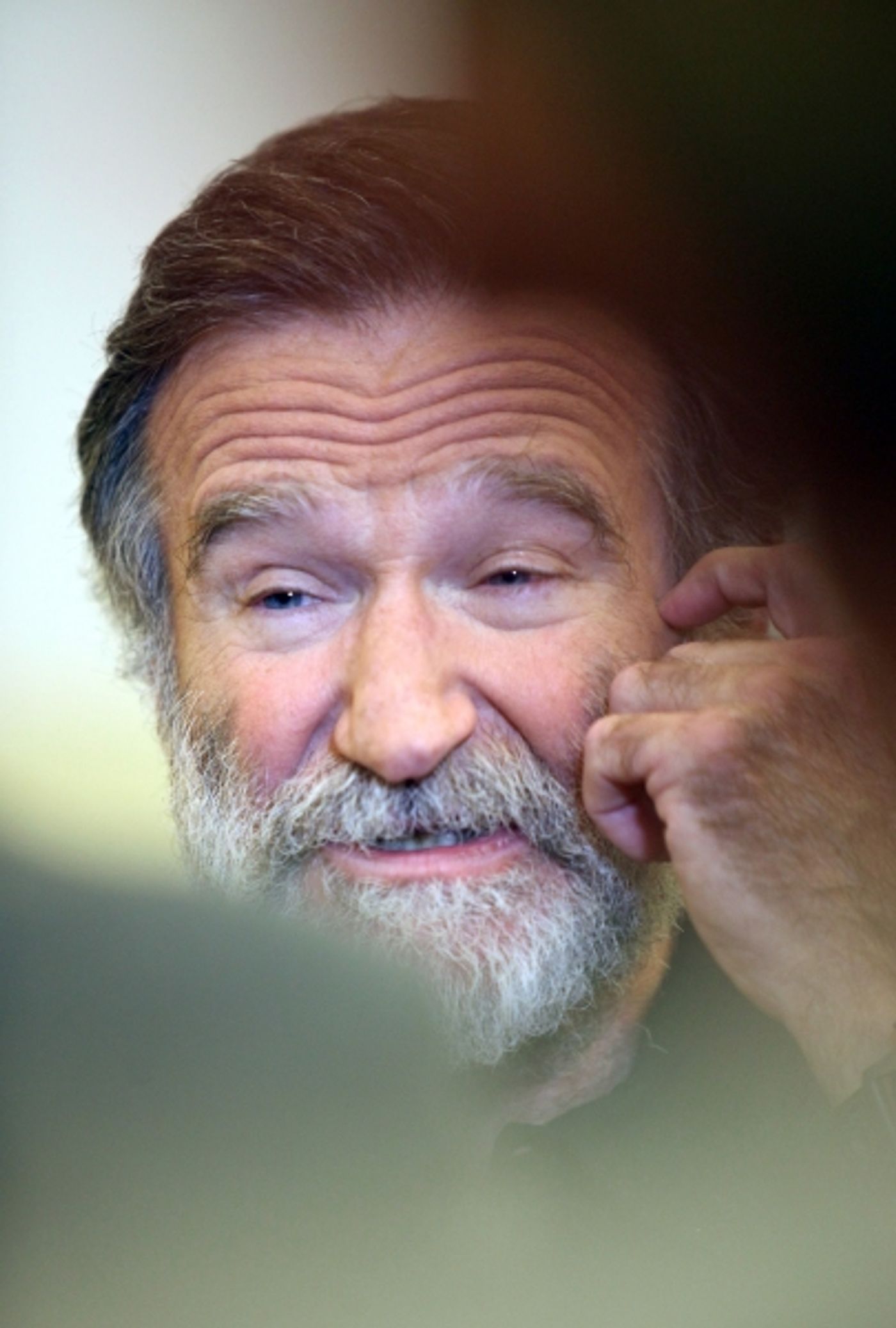 Photo Coverage: Robin Williams & BENGAL TIGER AT THE BAGHDAD ZOO Meet the Press!  Image