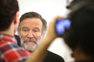 Robin Williams attends the 'Bengal Tiger at The Baghdad Zoo' Meet & Greet during Rehearsals at The New 42nd Street Studios in New York City. @ BroadwayWorld Robin Williams attends the 'Bengal Tiger at The Baghdad Zoo' Meet & Greet during Rehe Photo